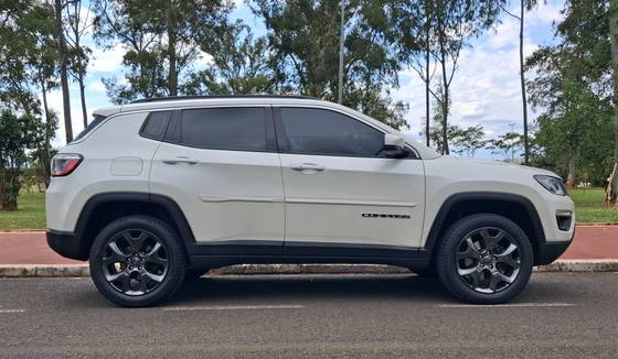 JEEP COMPASS 2.0 16V DIESEL LONGITUDE 4X4 AUTOMÁTICO JEEP COMPASS 2.0 16V DIESEL LONGITUDE 4X4 AUTOMÁTICO